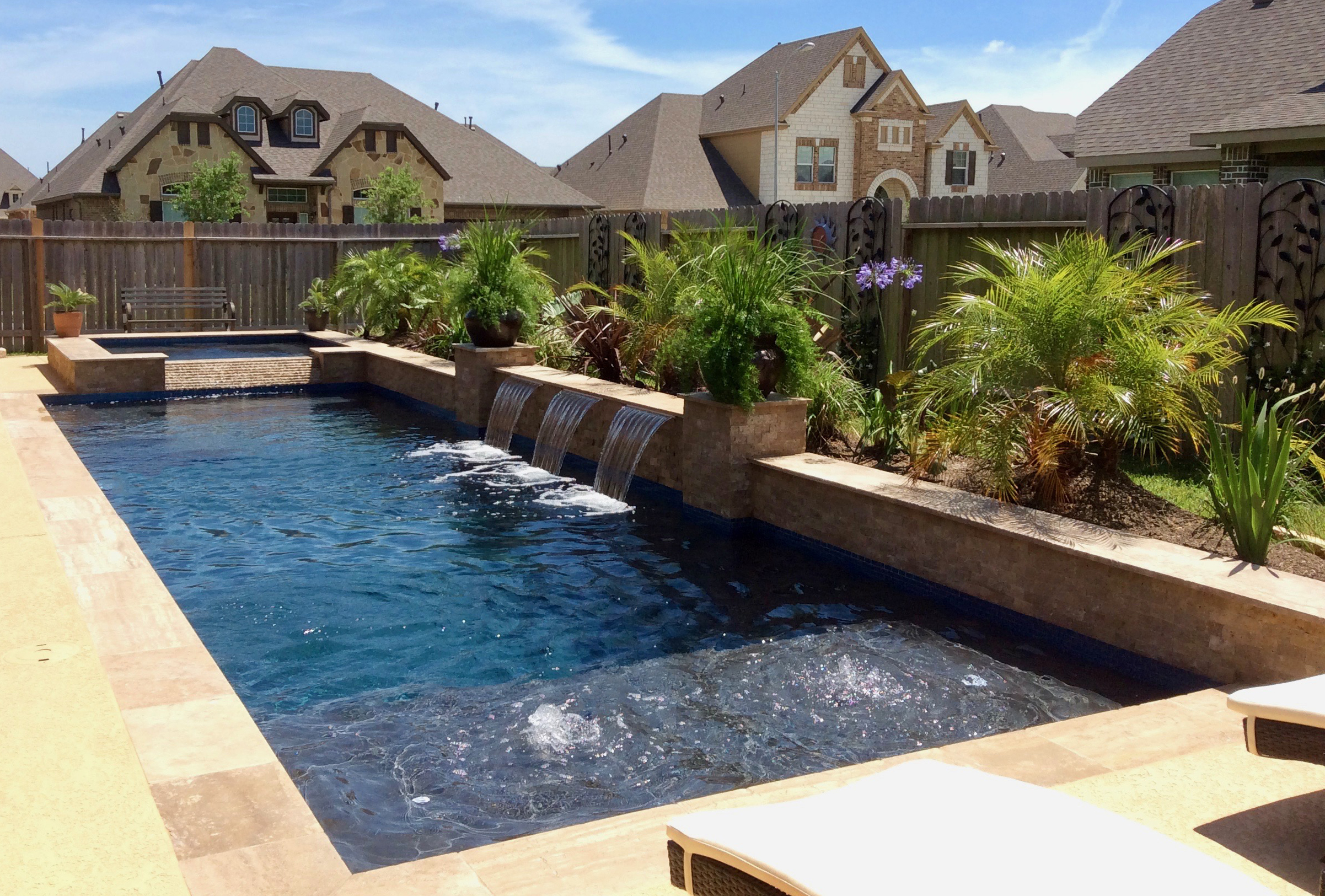 Find Professional Pool Contractors in Florida